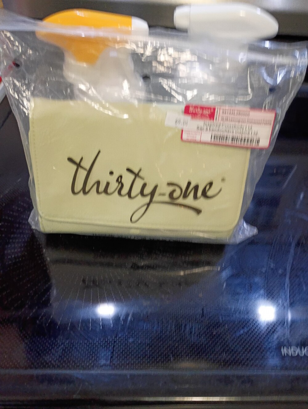 thirty-one Pale Yellow Zip Pocketbook